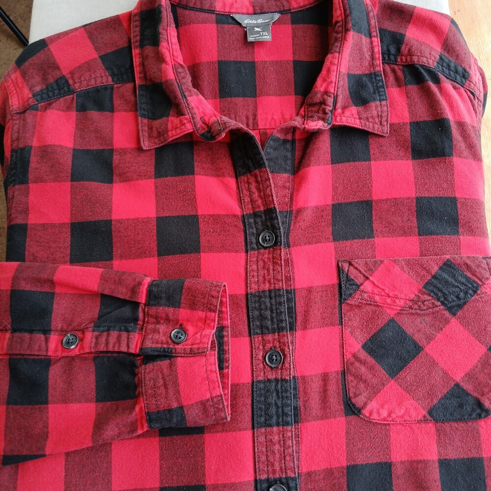 Eddie Bauer Buffalo Plaid Flannel Tall TXL red black long sleeve buttons cotton